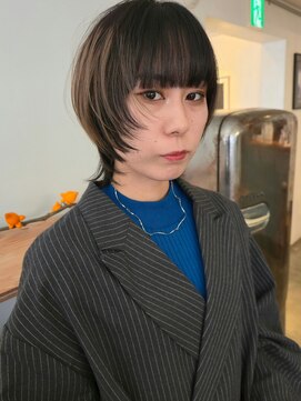 表面ブリーチ 似合わせカラー ショートウルフ アンブレラカラー