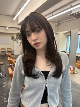 ガーランドギンザ(Garland Ginza) ミディアムレイヤー　バタフライレイヤー　顔周りカット