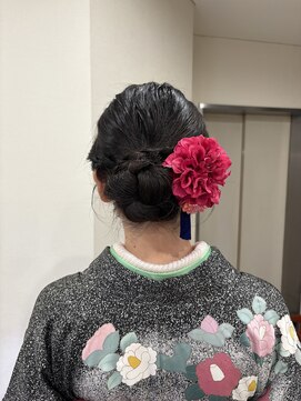 ゼストララ(ZEST Lara) シニヨンヘア