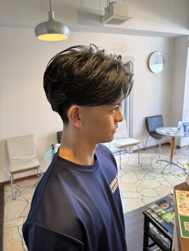 フリーゼアコマキ(FRISEUR) テーパーフェード×ニュアンスパーマ  (兵庫県 西宮市)