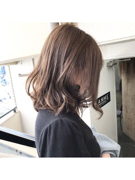 アムバイハーティエスト(AMME by HEARtiest) ミディアムレイヤースタイル      担当   鍋島