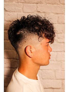 銀座マツナガ 新宿野村ビル店 スキンフェード×ツイストスパイラル