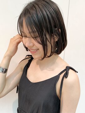 ステア ケース(stair case) 大人黒髪前下がりボブ前髪長め耳かけ20代30代40代髪型