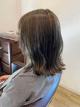 オリオリ(OliOli) オリーブベージュ×外ハネスタイル