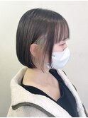 ショートボブミルクティーベージュハイトーンカラーダブルカラー