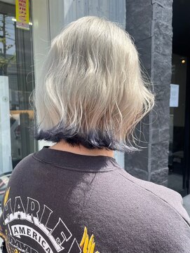 ヴィオラカラー(VIOLLA COLOR) パツっとボブ×白っぽブロンド/小倉