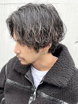 フィフス トウキョウ (fifth TOKYO) 渋谷波巻きツイストパーマメンズカットシャドウセンターパート