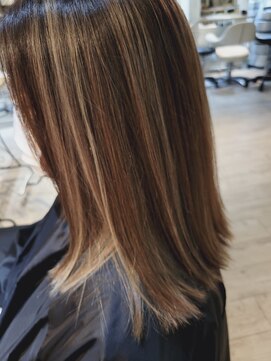 ベベ('BEBE) ミディアム ハイライトカラー