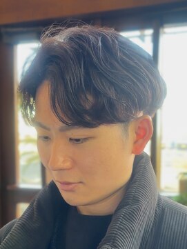 アリーム(Areem) 香川フェザーパーマニュアンスパーマセンターパート高松メンズ