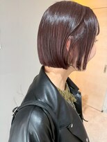 クイ(quii)&nbsp;ぱつっとボブ×ボルドーカラー～ナチュラルな中にトレンドを