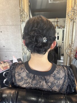 ノイズヘアー(NOISEHAIR) ふわっとシニヨン