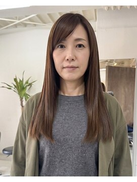 零秒女髪 千里丘店 上品で艶やかな大人女性向けストレートロング髪質改善艶感