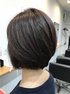ヘアアンドアイラッシュ リンカ(HAIR&EYELASH LINKα) 大人ショートボブ