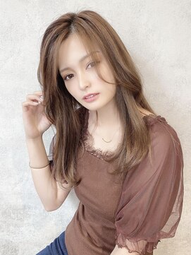 ソワリー 栄(THOiRY) 小顔カットが得意なスタイリストby坂元