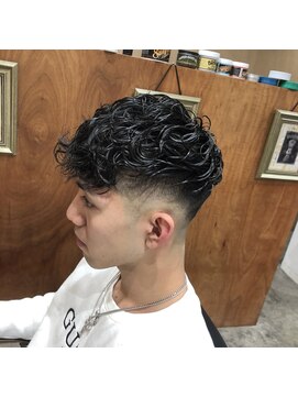 バーバーエレン 中野新橋店(BARBER ellen) サイドグラデーション/スリークショート/かき上げ/中野新橋