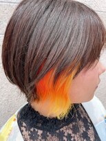 ビーハイブ ギフト(BeeHIVE GIFT) イヤリングカラーイエローオレンジ ショートボブ