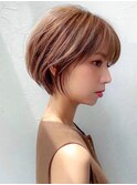 マッシュショートボブ/フェザーバング/カーキグレージュ