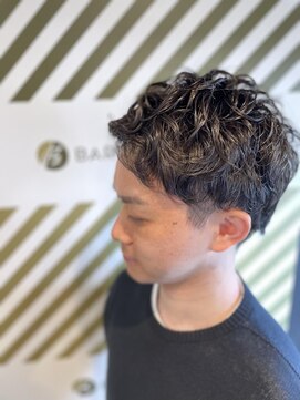 バーバーバー ナカノ(BARBER BAR NAKANO) アップバング×ツーブロパーマ