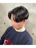 イーラ(era)&nbsp;毛流れナチュラルセンターパート・刈り上げ