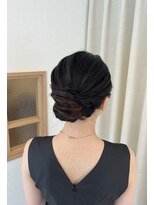 ソノ(sono)&nbsp;アップスタイル まとめ髪 お呼ばれヘア 参列ヘア