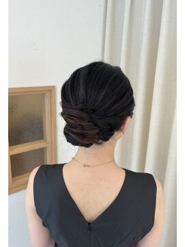 ソノ(sono) アップスタイル まとめ髪 お呼ばれヘア 参列ヘア