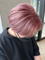 アース コアフュールボーテ 熊谷店(EARTH coiffure beaute)&nbsp;ピンクベージュ_センターパート_パールカラー