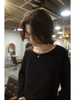 ピア ヤクイン(Pia Yakuin)&nbsp;ミディアムセンターパート