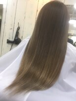 ディエス ヘアデザイン 能見台(diez hair design) ツヤ感溢れる、外国人風アイスブロンド!