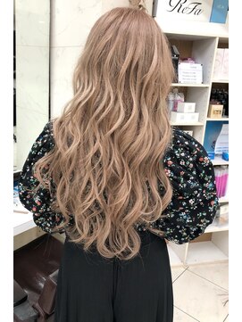 リア 大阪梅田(Ria) ～ミルクティーグレージュ　シールエクステ～【Ria 大阪 梅田】