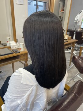 レイリー(LAiLy) ツヤまとまりミディ