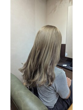 レアナ バイ ニーナ(Leana by NINA) ハイトーンロングヘア【プルエクステ】