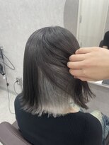 アン ブリーチ(UN BLEACH)&nbsp;ブリーチ２回～インナーシルバーカラー♪