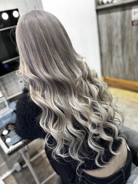 ヘアーグランデシーク(Hair Grande Seeek) ギャルStyle【White Color × Long】