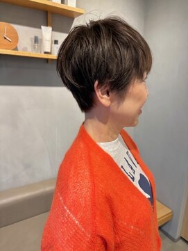 ペレ(pele) 大人ショートハンサムショート艶カラーイメチェンオリーブカラー