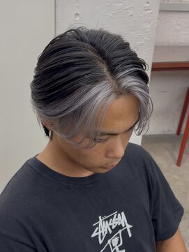 テンバイリップスヘアー(TEN by LIPPS hair) 人気1位シルバーインナーカラーセンターパート