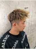 短髪×アップバング×ハイトーン
