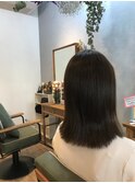 明るすぎず暗すぎないグレージュ