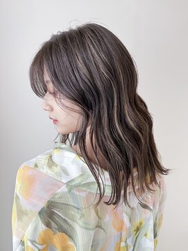 ブカブク(BUKA BUKU) ハイライト セミロングレイヤー チャコールブラウン ベージュ