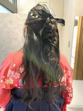 ムーン バイ ケンジ(moon by KENJE) 【hinari】#ふわふわハーフアップ #編みおろし