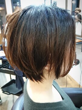 ライムヘアービューティフィー(Lime hair beautify) フェザーショート【丸みショートボブ　30代、40代、50代】