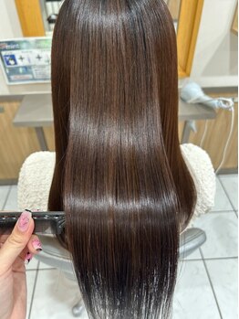 ヘアードロップス(Hair Drops)の写真/１人１人の髪質を見極めた薬剤選定で理想のストレートを実現◎ツヤ感UPの自然なストレートを叶えませんか？