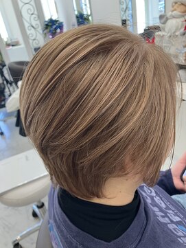 ミルクティーベージュ