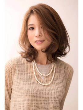 インコンプリート(In complete) 大人かわいいひし形小顔ミディ