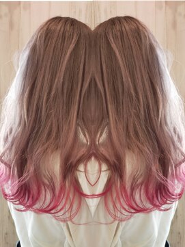 フェニーチェ 高崎(FENICE) 自然光で透明感抜群! グレー×裾レッドカラー