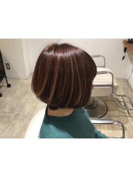 天然由来成分92％のオーガニックカラー《ヴィラロドラ》を使用！髪と頭皮へのダメージを軽減し、色もちも◎