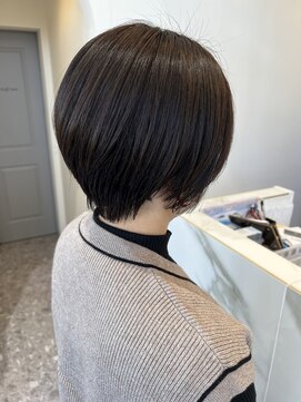 セラ(SERA) 大人可愛い前下がりゆったりショートボブ