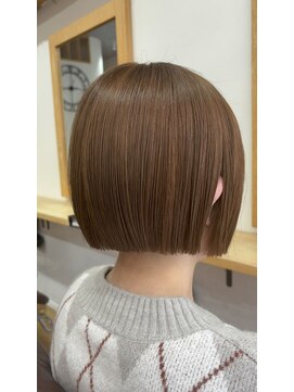 ルポ バイ モイ(Repos by MOI) ミニボブ×クリームベージュ