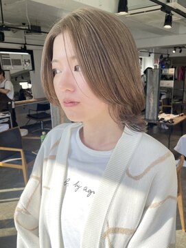 ニュート(Neut ) ミルクティーベージュ/ミディアム/ブリーチカラー/ハイトーン