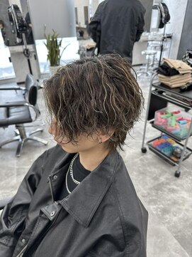 オム ブランシェ(HOMME BLANCHE’) 波巻きハイライトパーマ