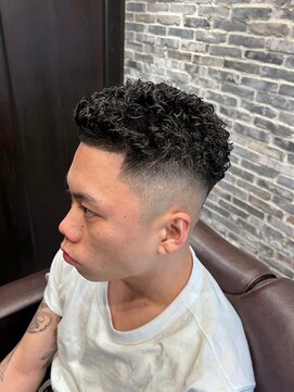 ミリオンバックス 神田店(Million Bucks) スパイキーショート/スペインカール<理容室>[メンズ/床屋/神田]